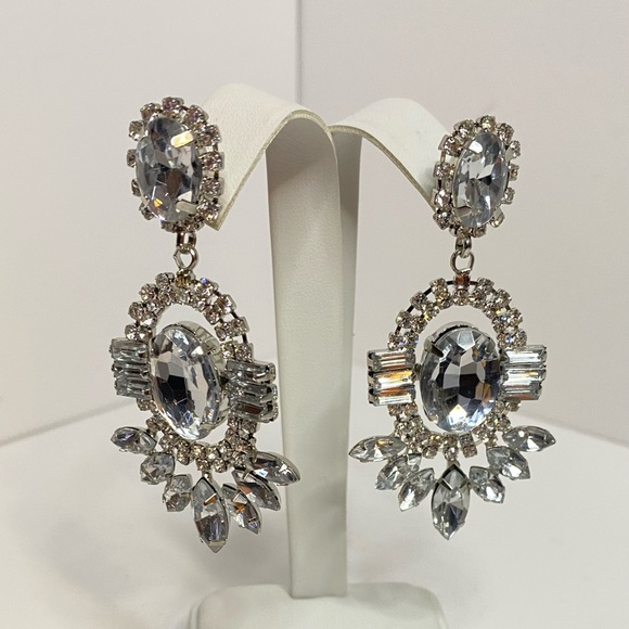 Jewelry - Elegant Silver Genuine Austrian Crystal Earrings